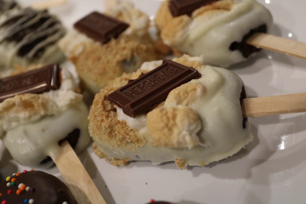 Hershey-Cakesicle_1